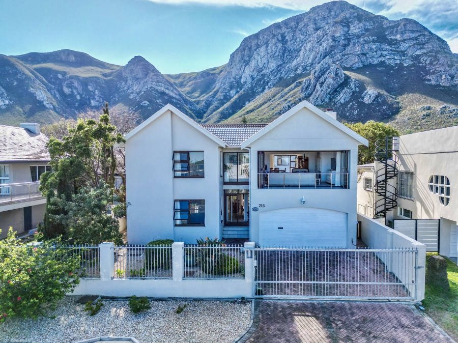 3 Bedroom Property for Sale in Voelklip Western Cape